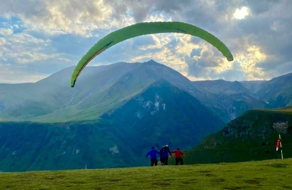 Paragliding in Gudauri