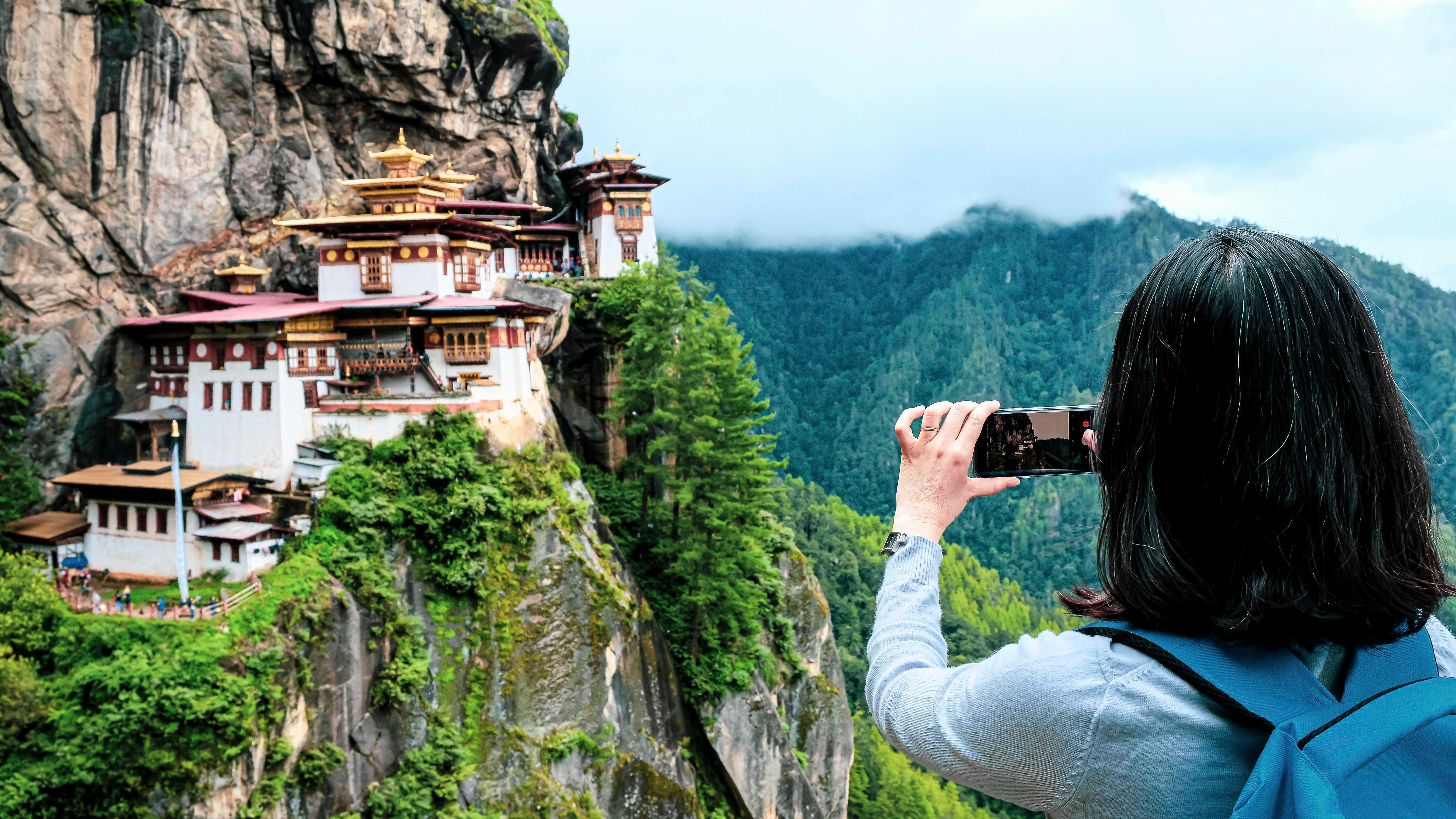 Trekking at Takstsang Monastery