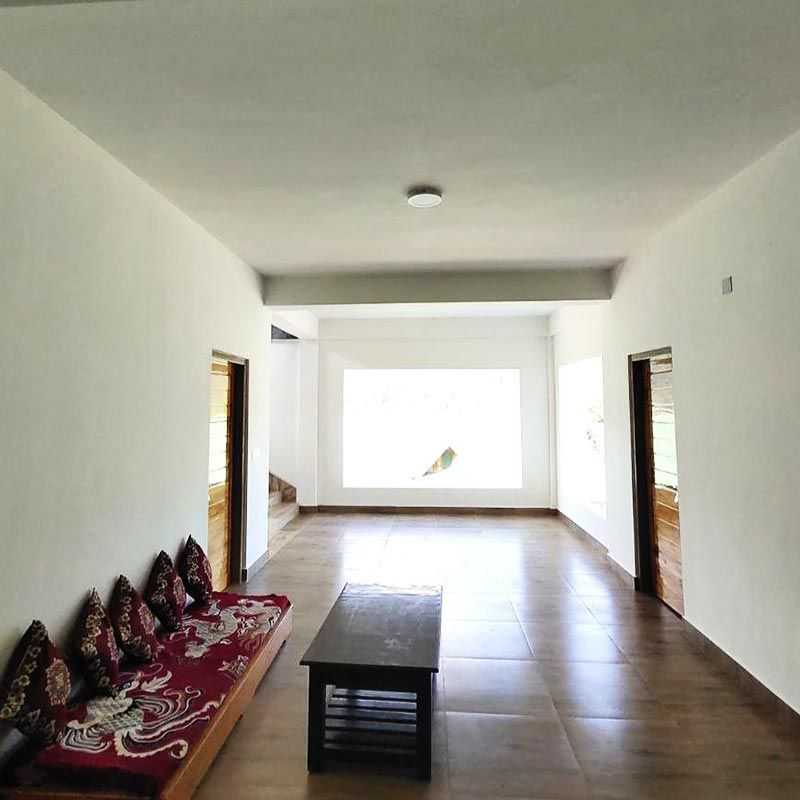 Maintained Lobby